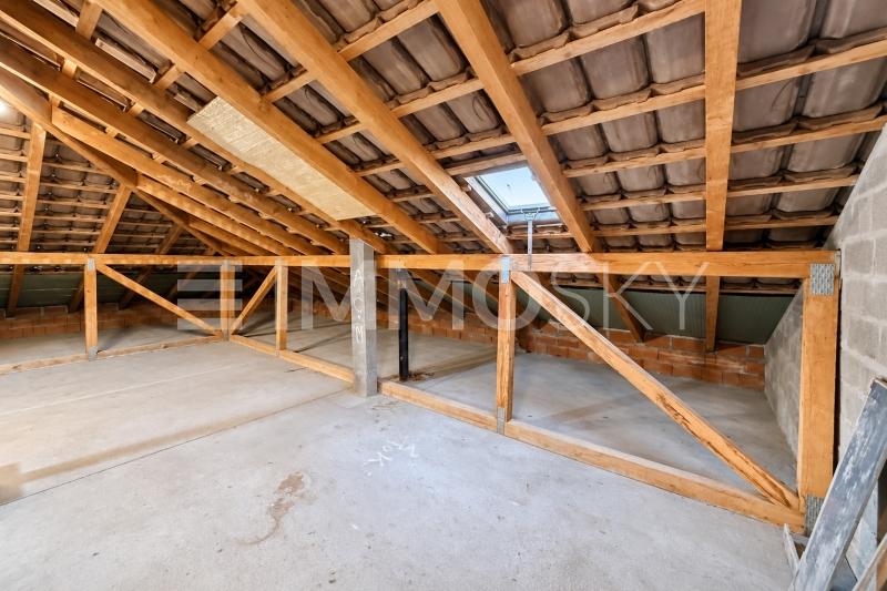 Combles - 2.5 stanze Appartamento ultimo piano a Plasselb