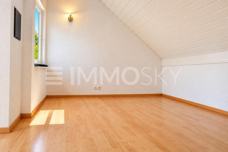Raum für eigene Ideen - 2.5 rooms Penthouse in Umiken