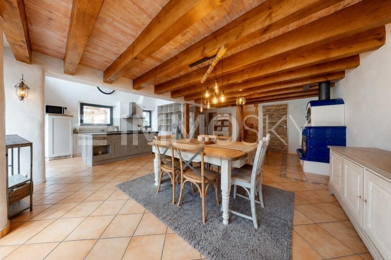 Espace dinatoire convivial - 5.5 rooms Farmhouse in Valeyres sous Ursins
