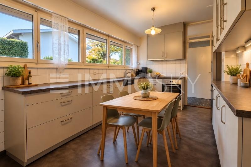 Cuisine rénovée (aménagement IA) - 5 Zimmer Haus in Confignon